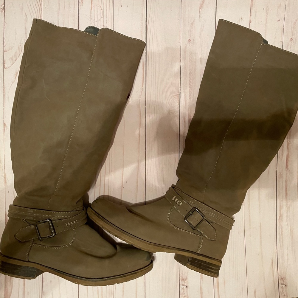 Charlotte Russe taupe colored boots